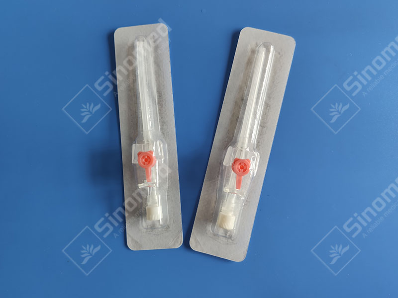 I.V. CANNULA with injection port 3